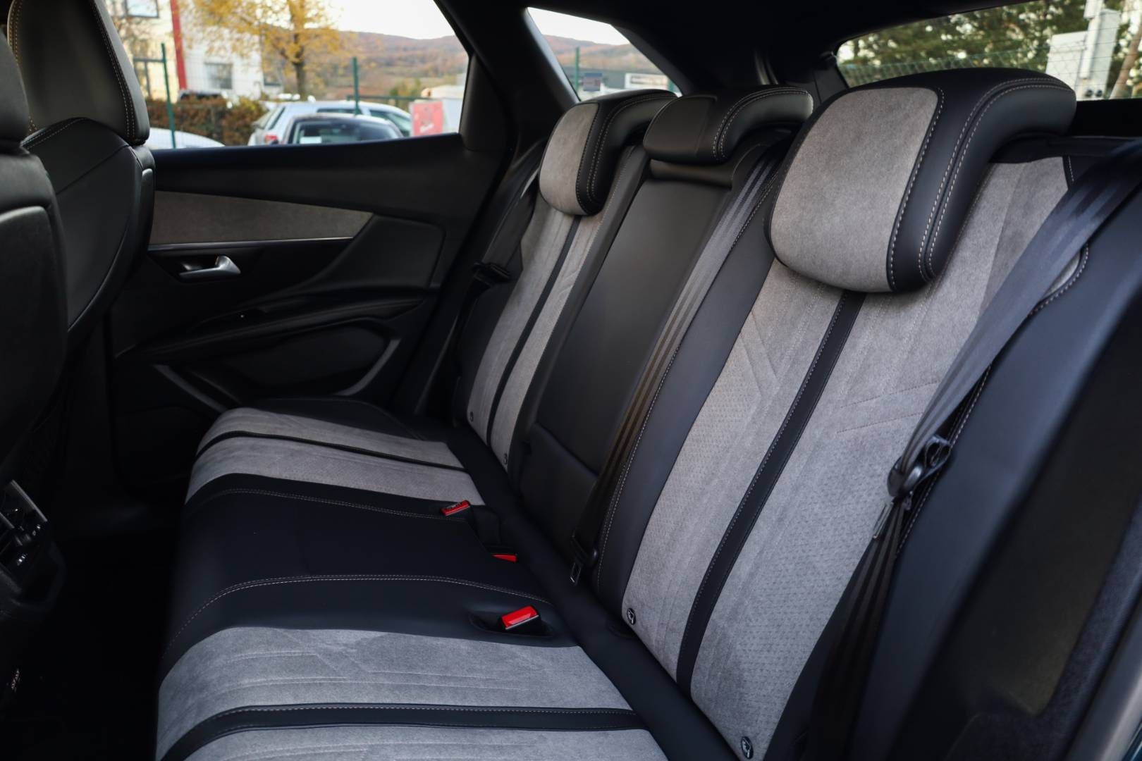 Peugeot-3008-16-Hybrid-225k-GT-Pack-AT-40