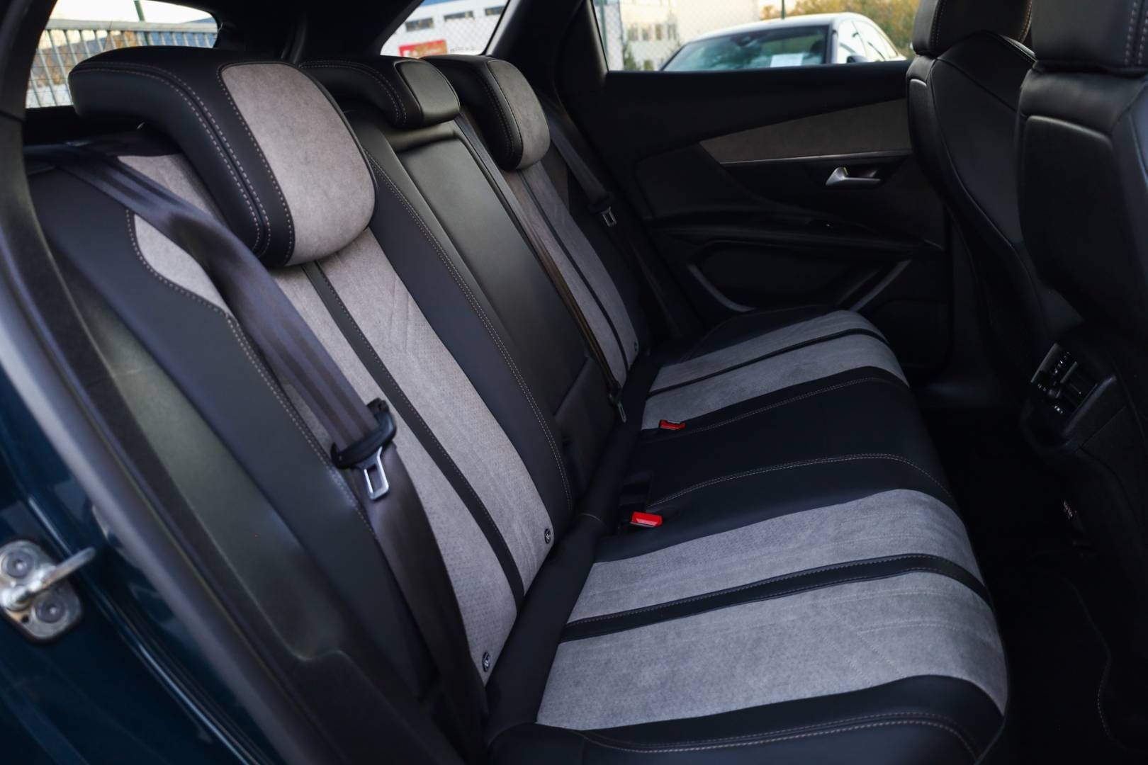 Peugeot-3008-16-Hybrid-225k-GT-Pack-AT-44