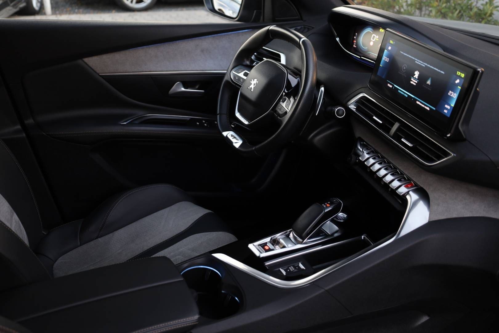 Peugeot-3008-16-Hybrid-225k-GT-Pack-AT-46