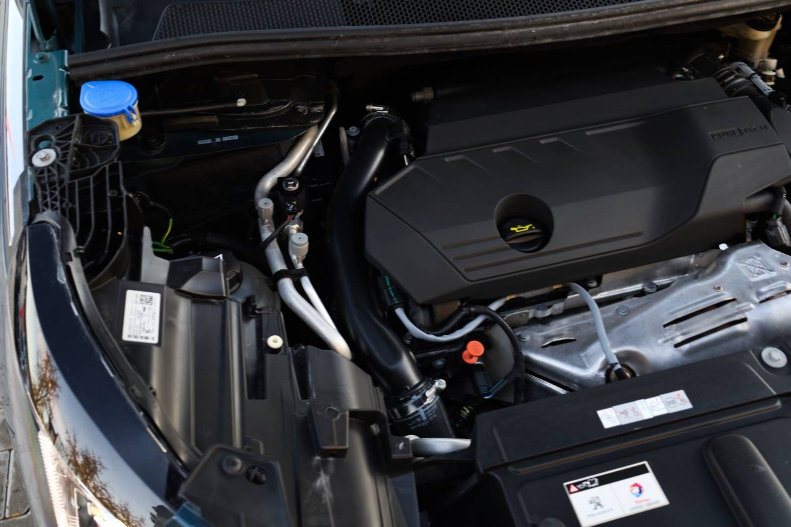 Peugeot-3008-16-Hybrid-225k-GT-Pack-AT-48