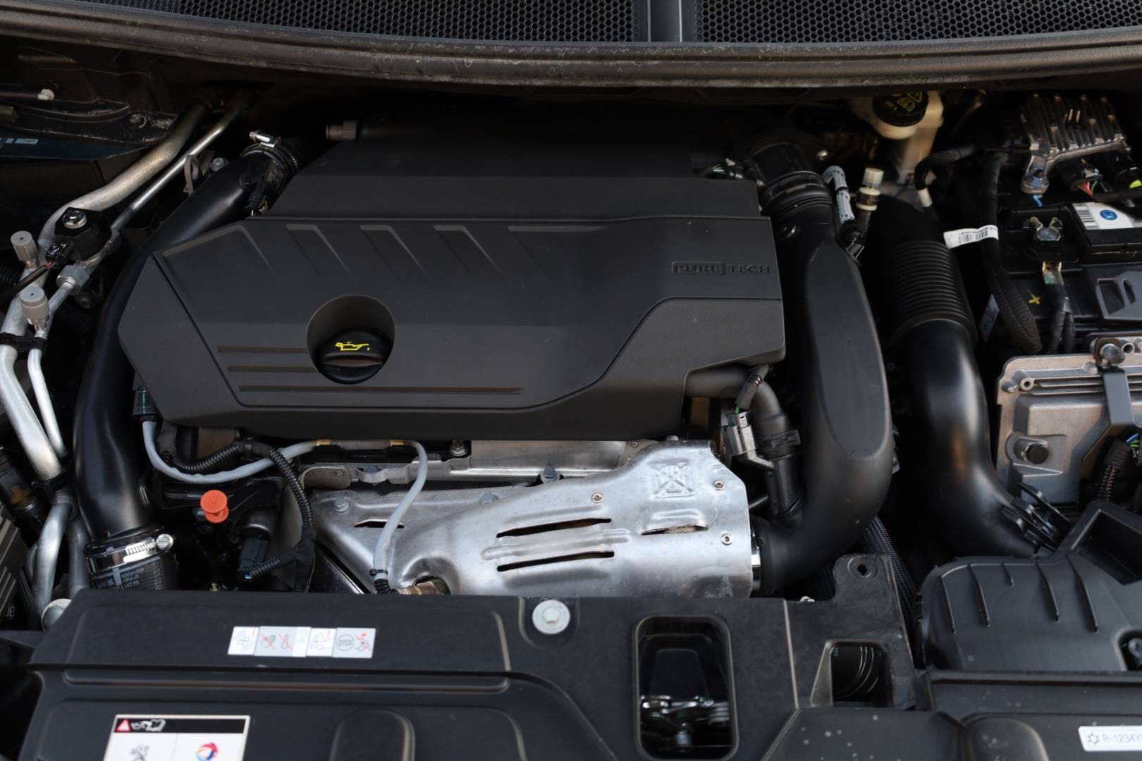 Peugeot-3008-16-Hybrid-225k-GT-Pack-AT-49