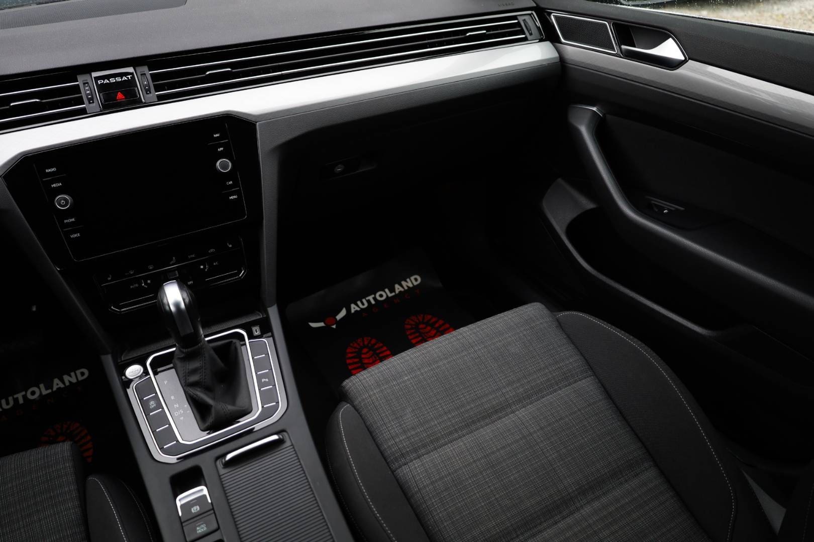 Volkswagen-Passat-Variant-20-TDI-EVO-Business-DSG-13