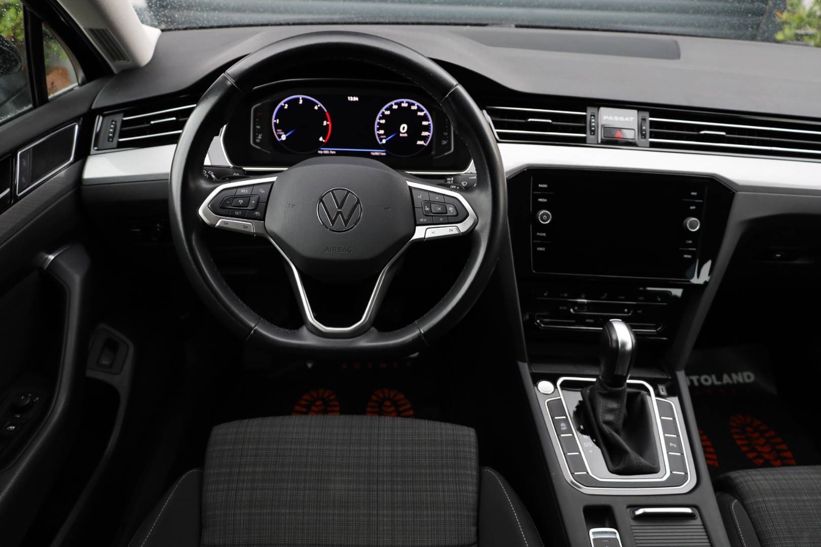 Volkswagen-Passat-Variant-20-TDI-EVO-Business-DSG-15