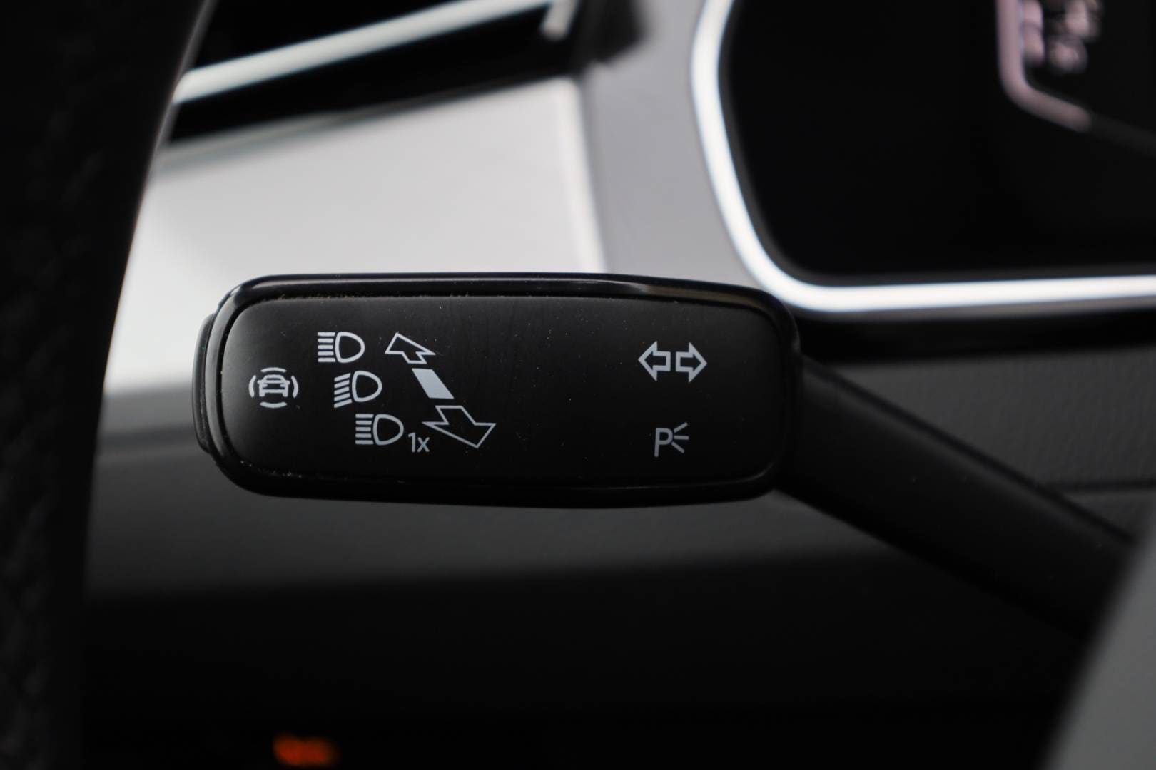 Volkswagen-Passat-Variant-20-TDI-EVO-Business-DSG-20