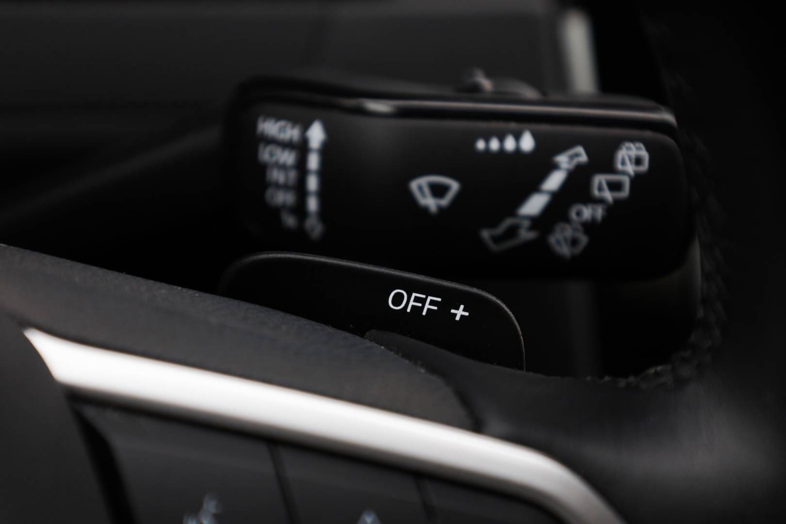 Volkswagen-Passat-Variant-20-TDI-EVO-Business-DSG-22