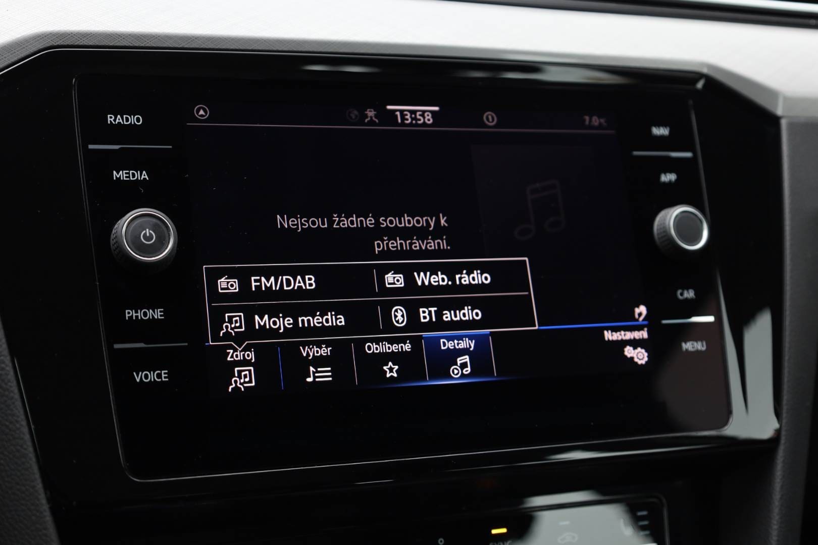 Volkswagen-Passat-Variant-20-TDI-EVO-Business-DSG-28