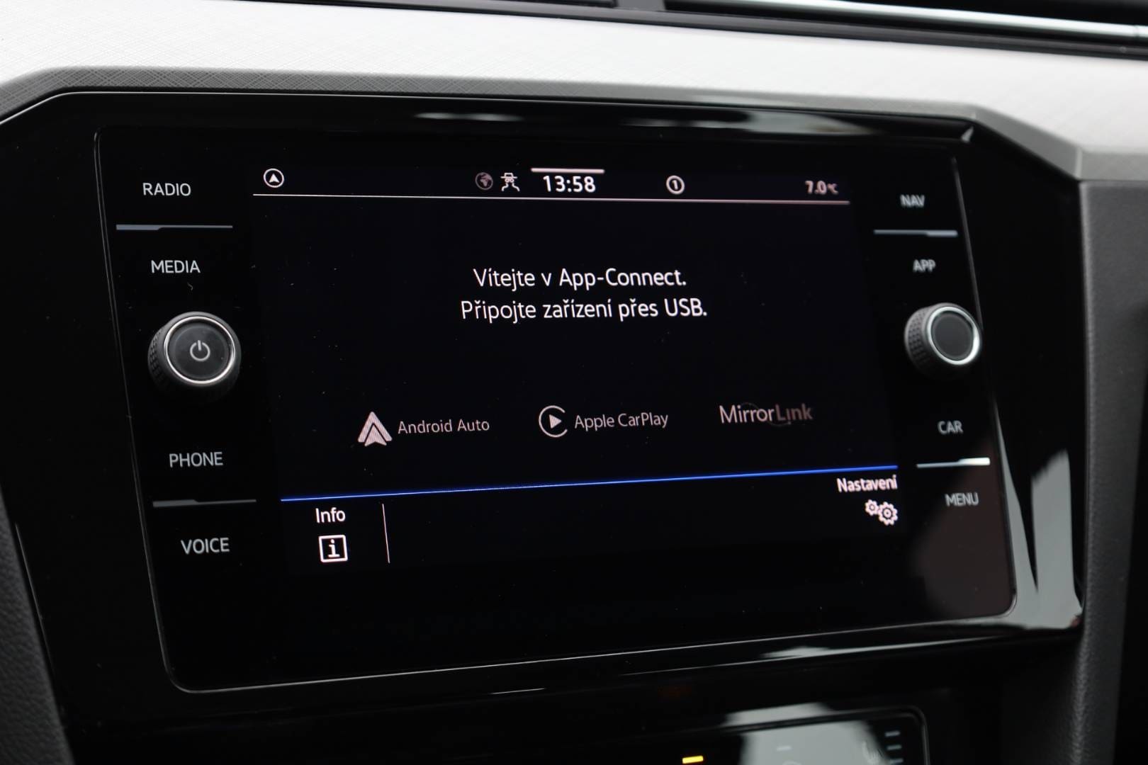 Volkswagen-Passat-Variant-20-TDI-EVO-Business-DSG-29