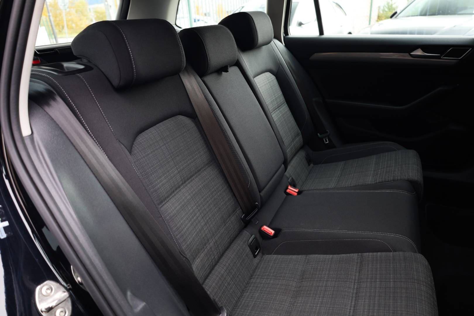 Volkswagen-Passat-Variant-20-TDI-EVO-Business-DSG-46