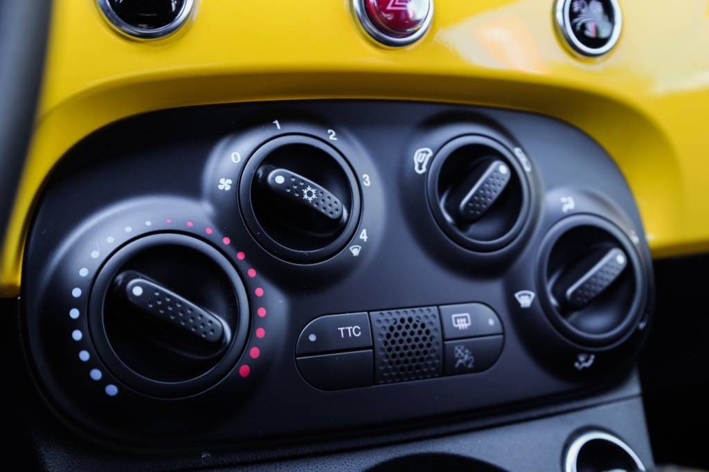 Fiat-500-Abarth-595-35