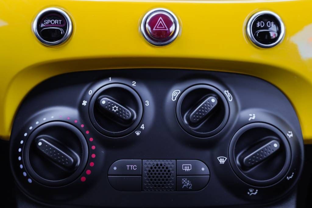 Fiat-500-Abarth-595-36