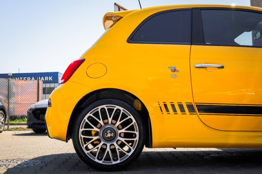 Fiat-500-Abarth-595-49