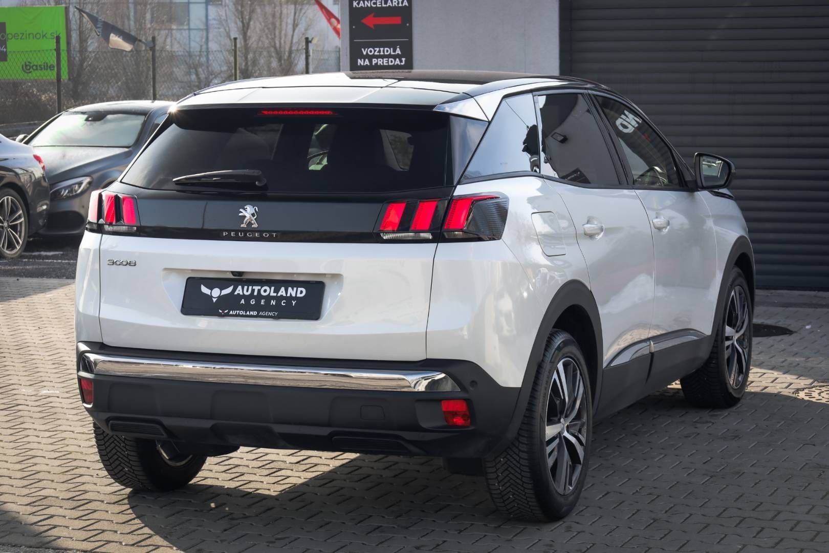 Peugeot-3008-12-PureTech-130k-Active-Pack-AT-6