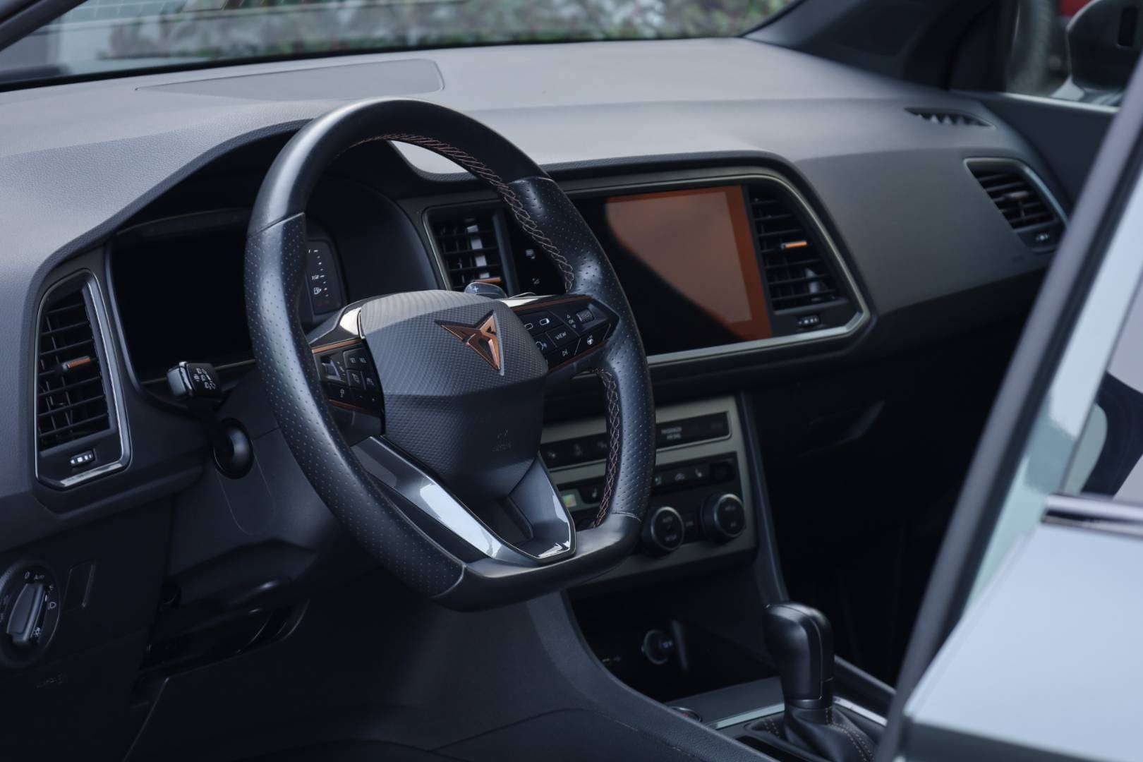 Cupra-Ateca-20-TSI-300k-4Drive-DSG-11