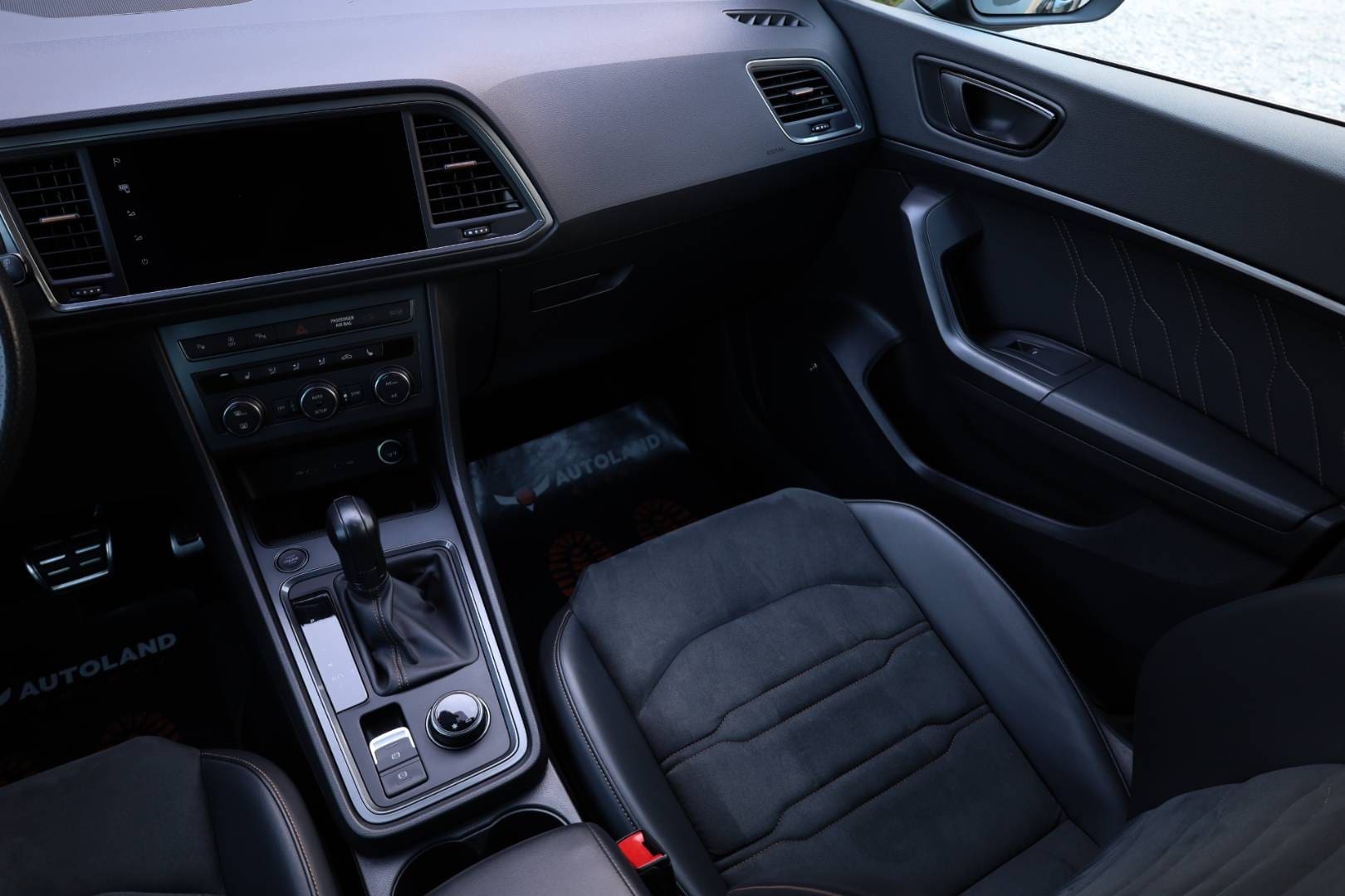 Cupra-Ateca-20-TSI-300k-4Drive-DSG-13