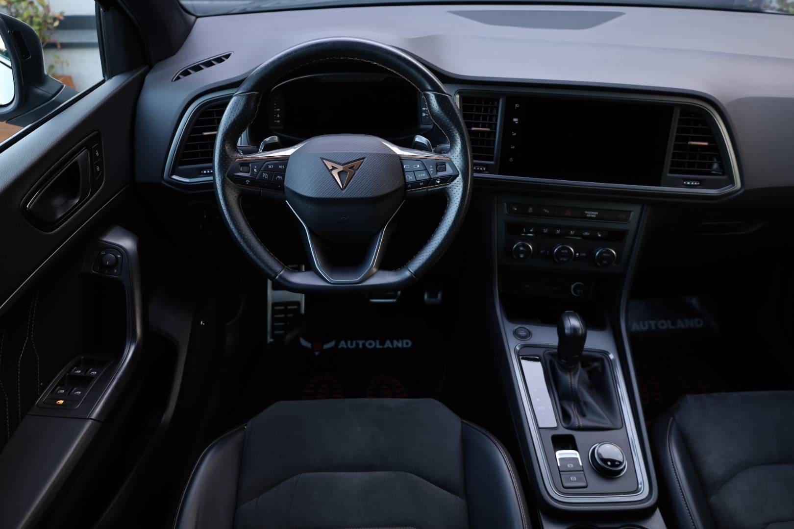 Cupra-Ateca-20-TSI-300k-4Drive-DSG-15