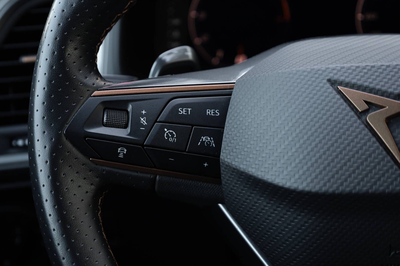 Cupra-Ateca-20-TSI-300k-4Drive-DSG-17