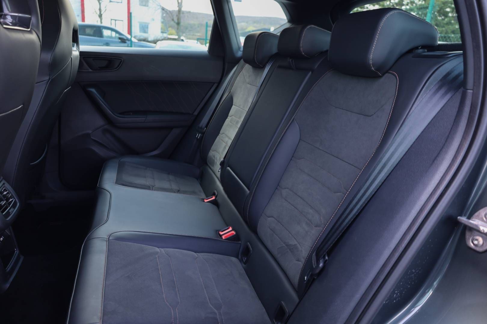 Cupra-Ateca-20-TSI-300k-4Drive-DSG-47