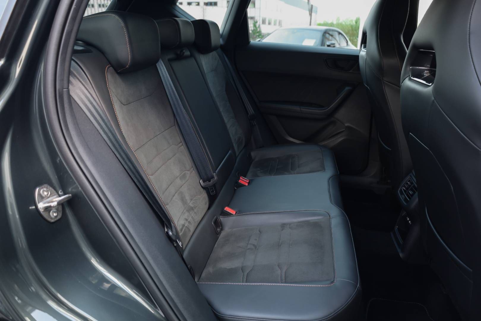 Cupra-Ateca-20-TSI-300k-4Drive-DSG-51