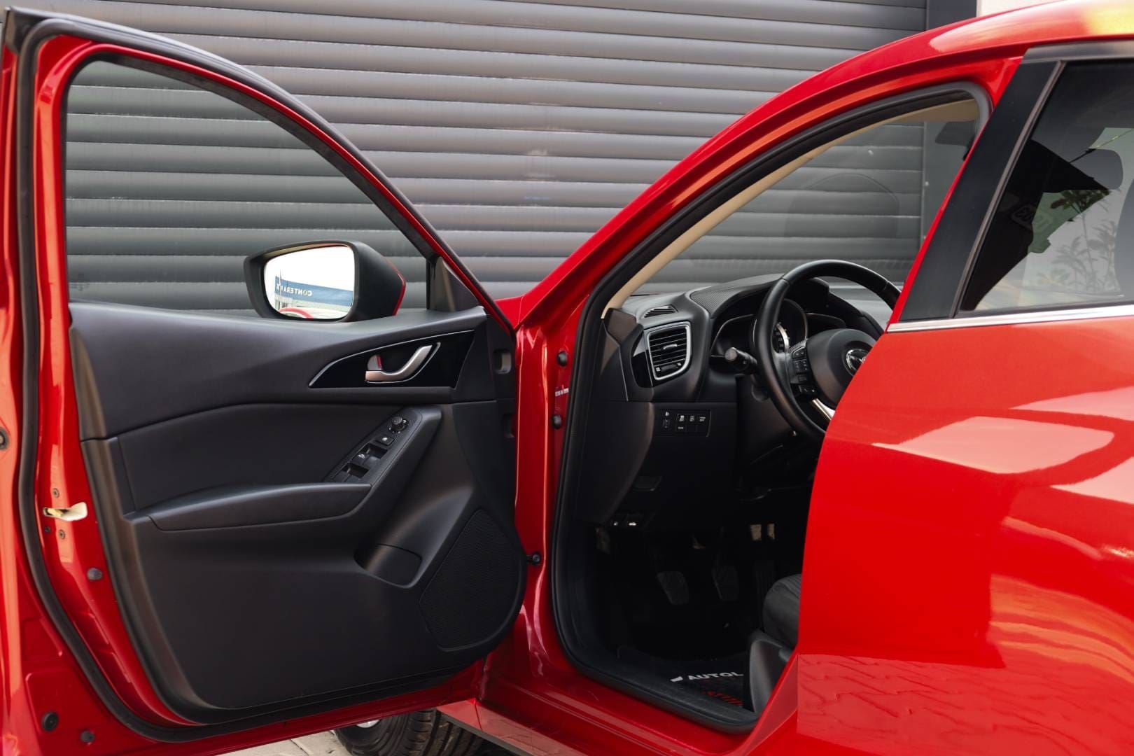 Mazda-3-20-Skyactiv-G120-Attraction-10