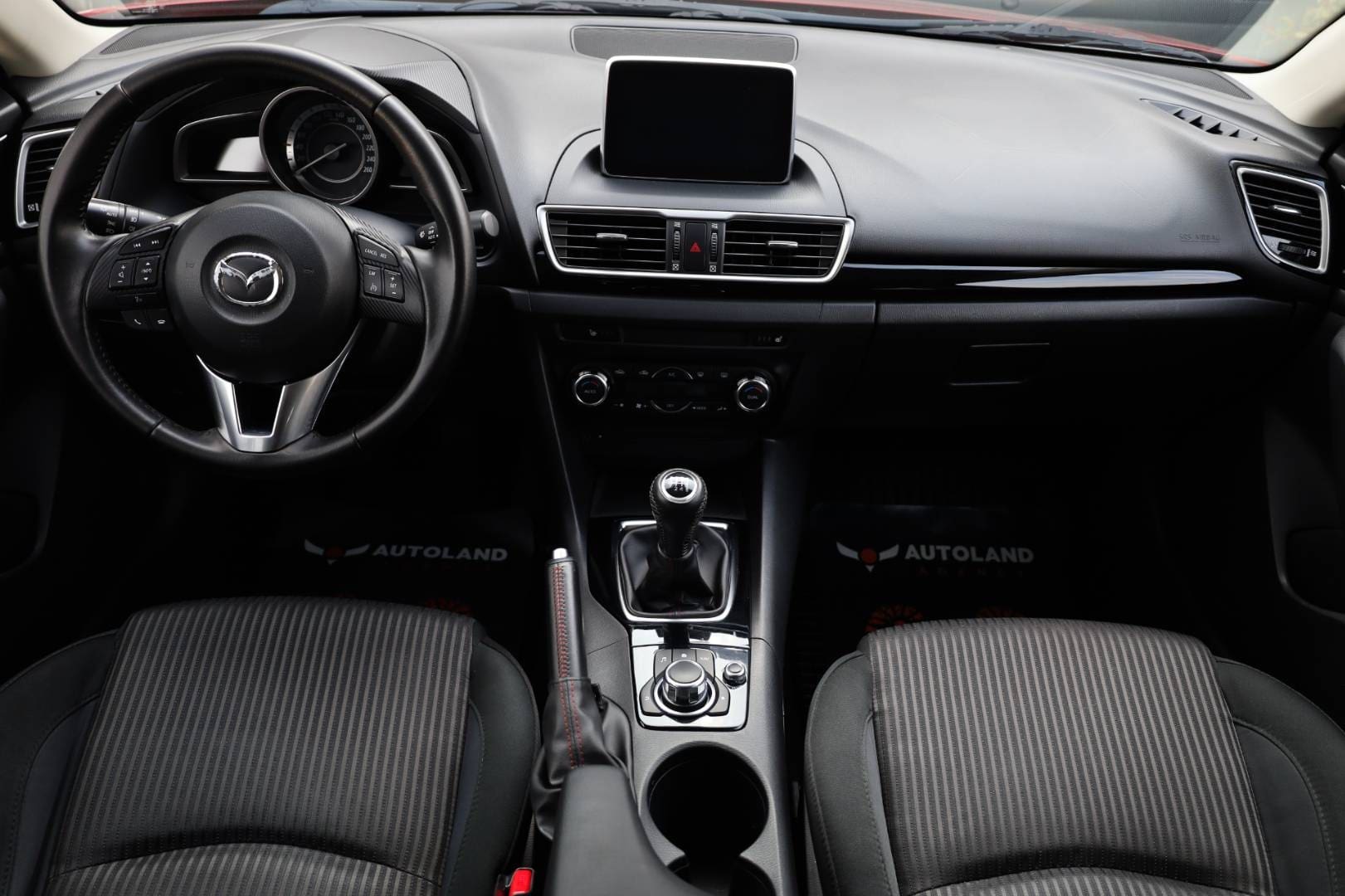 Mazda-3-20-Skyactiv-G120-Attraction-12