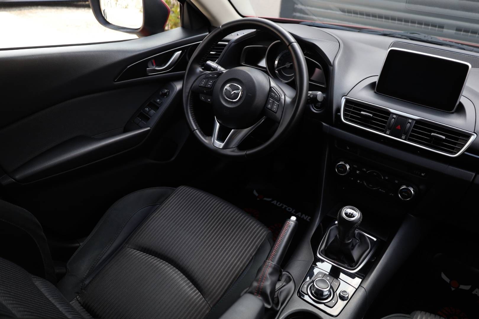 Mazda-3-20-Skyactiv-G120-Attraction-14