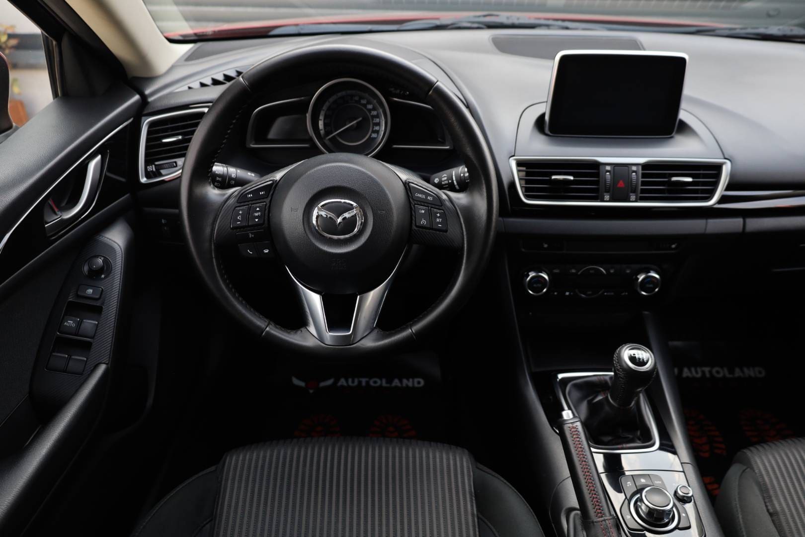 Mazda-3-20-Skyactiv-G120-Attraction-15