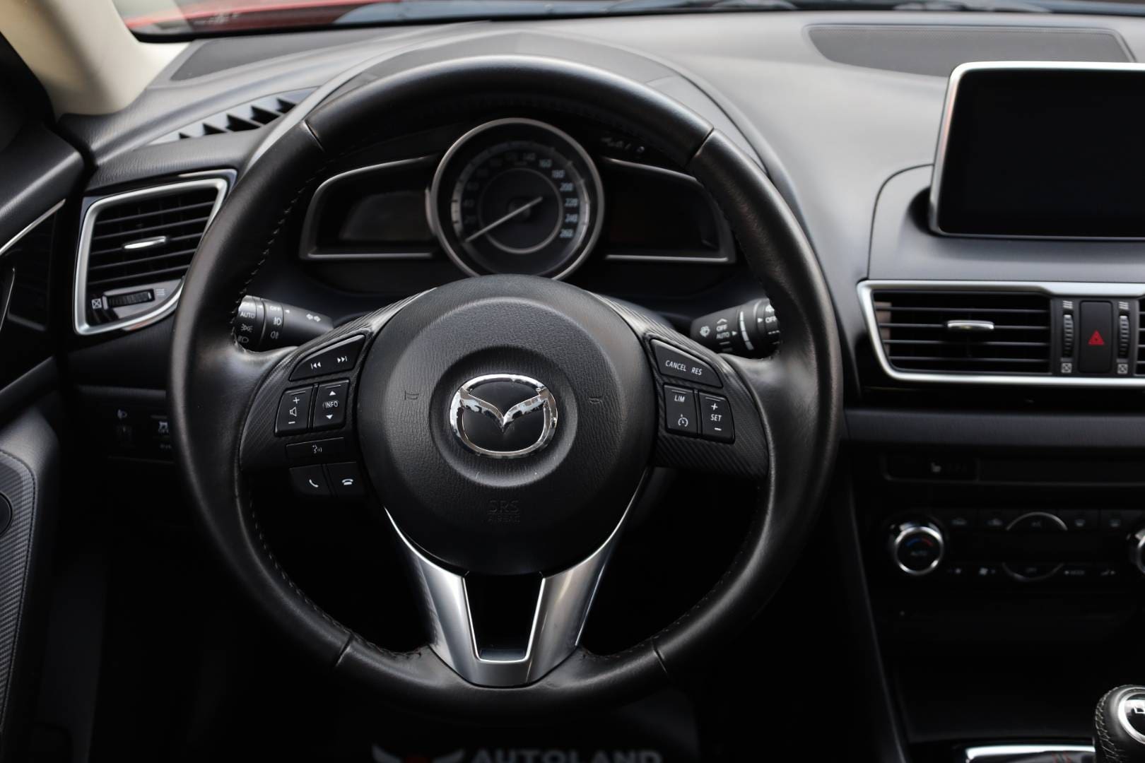 Mazda-3-20-Skyactiv-G120-Attraction-16