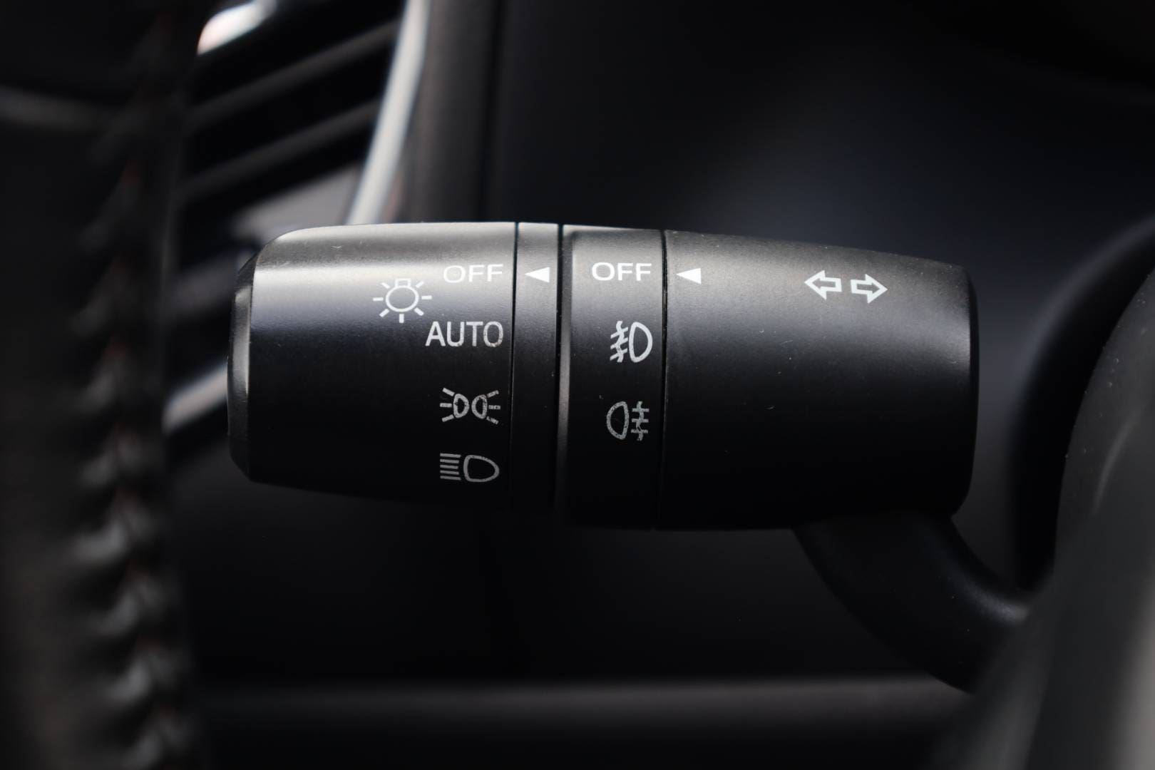 Mazda-3-20-Skyactiv-G120-Attraction-19