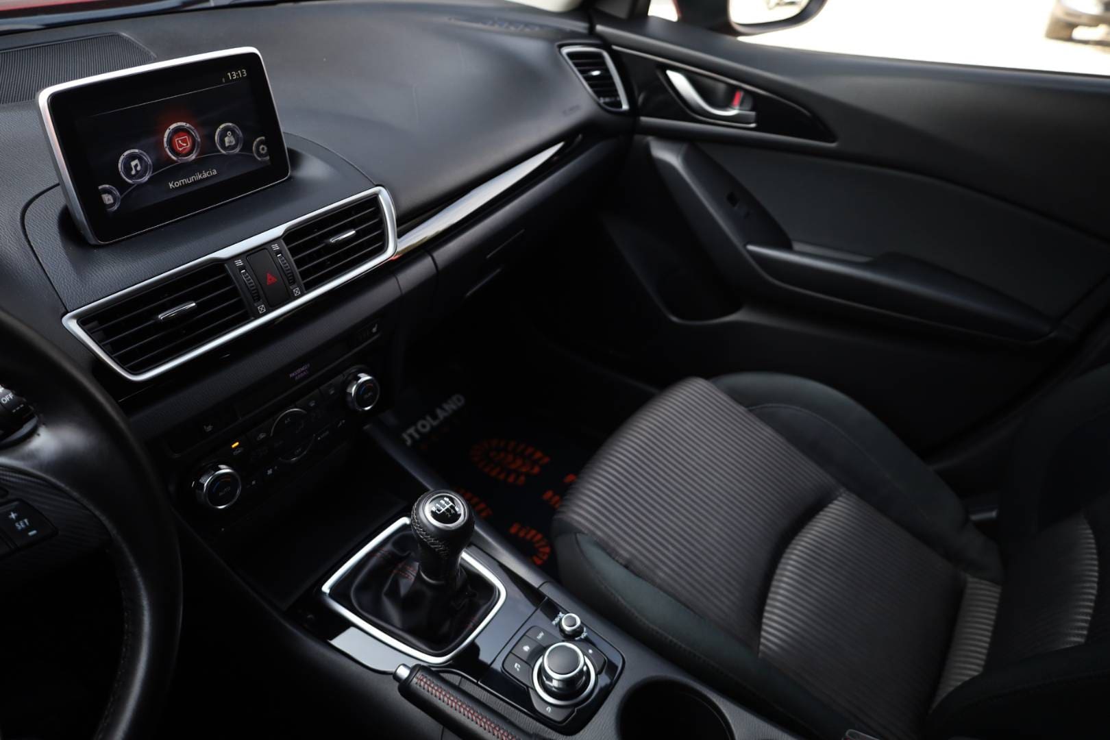Mazda-3-20-Skyactiv-G120-Attraction-22