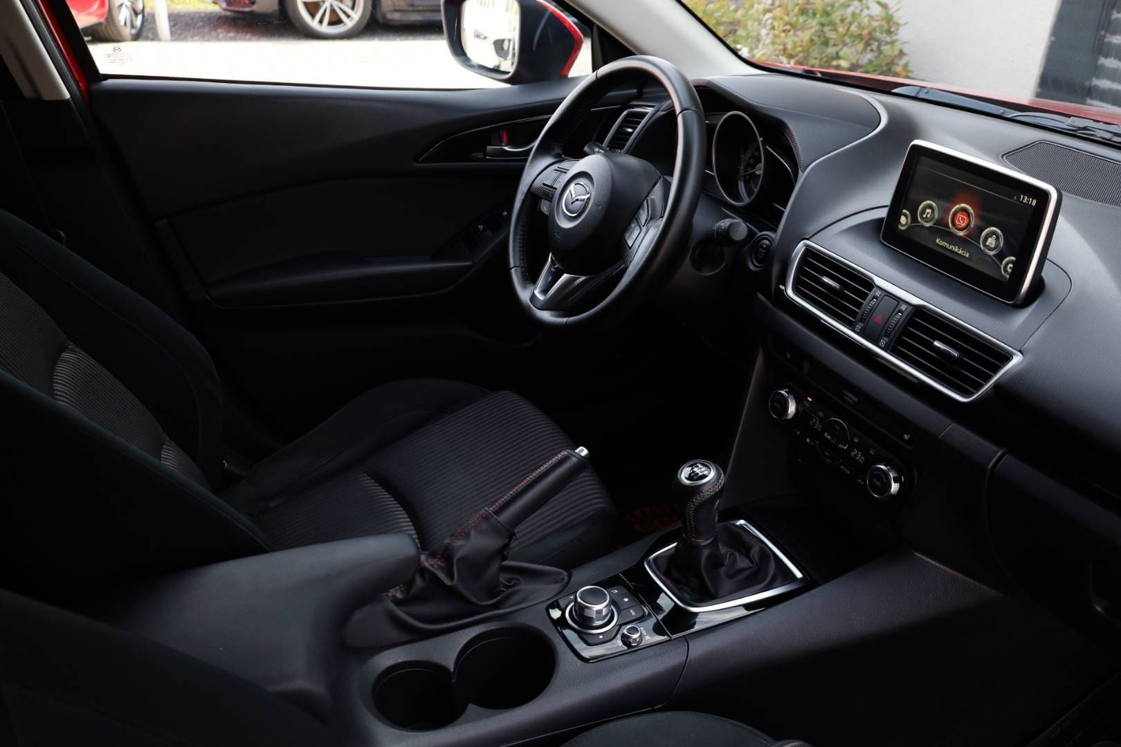 Mazda-3-20-Skyactiv-G120-Attraction-42