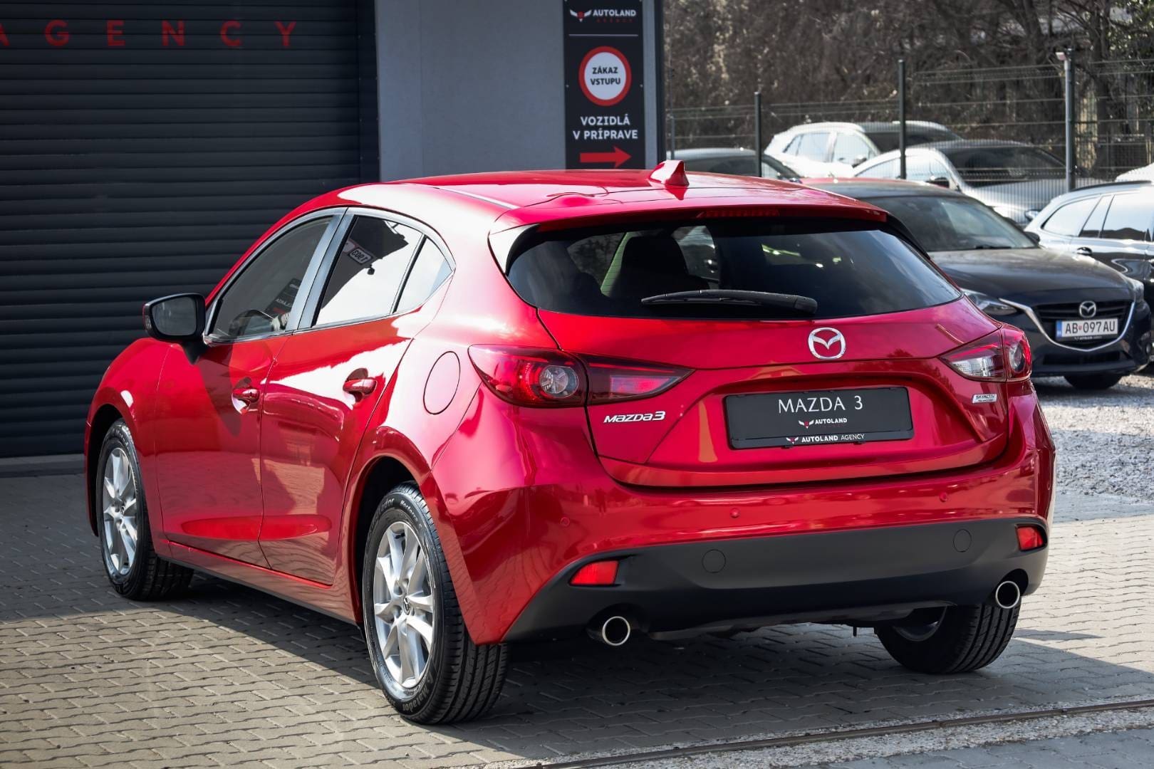 Mazda-3-20-Skyactiv-G120-Attraction-9