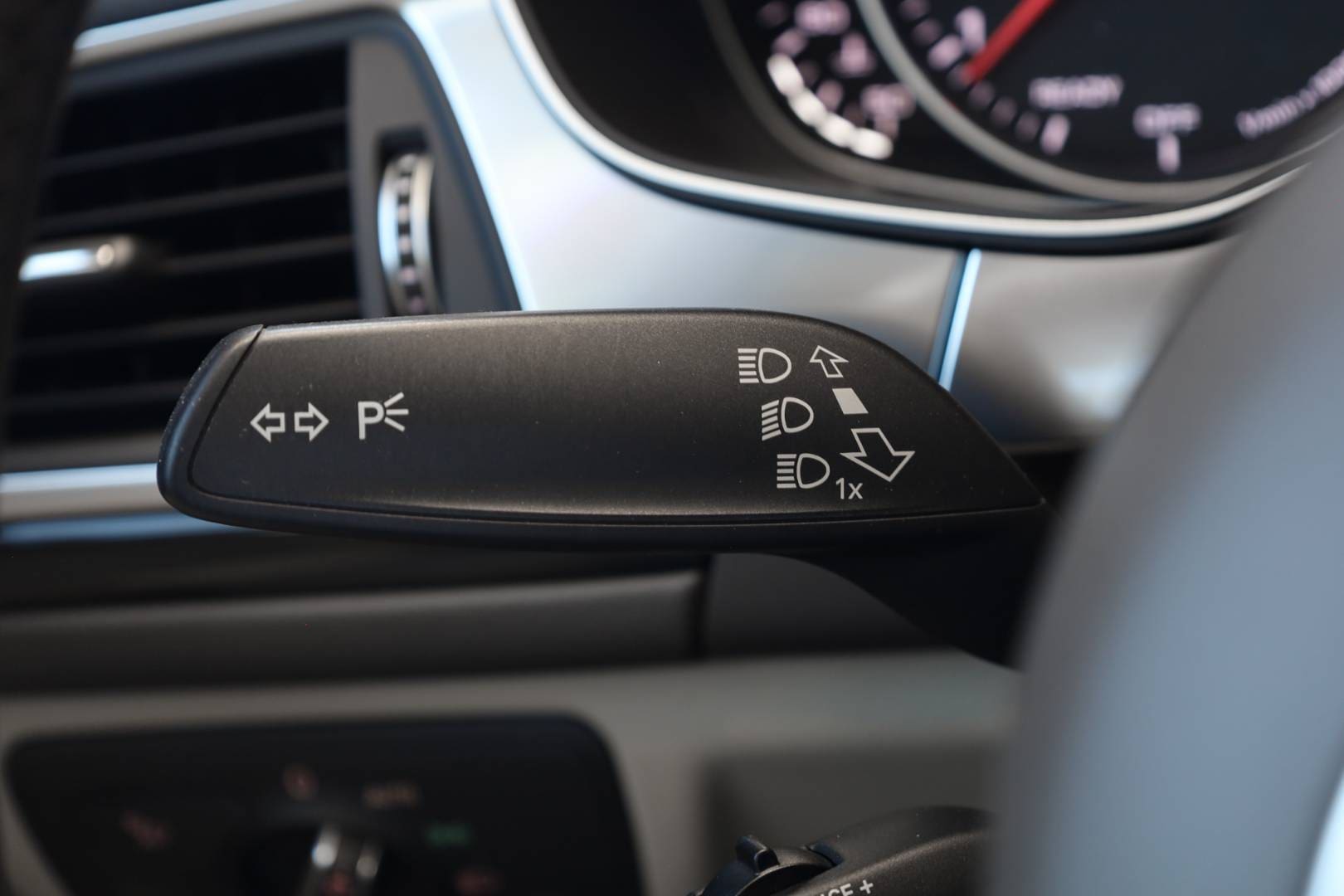 Audi-A6-30-TFSI-333k-quattro-S-tronic-19
