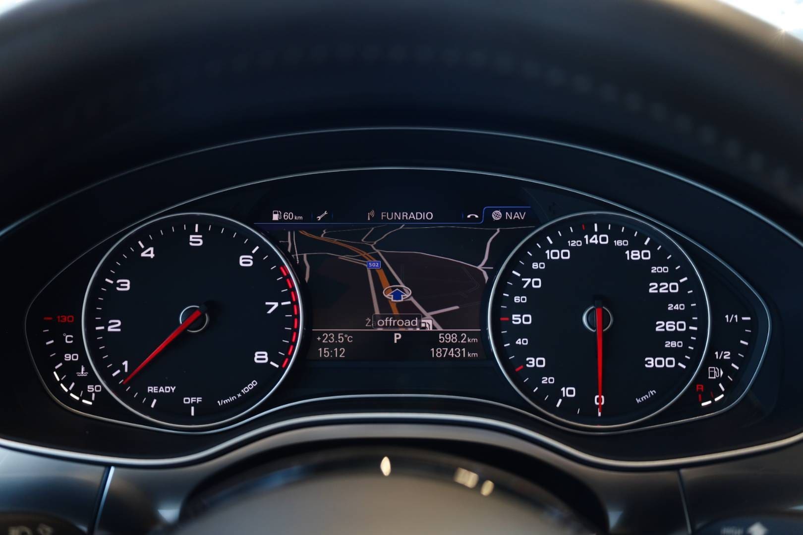 Audi-A6-30-TFSI-333k-quattro-S-tronic-23