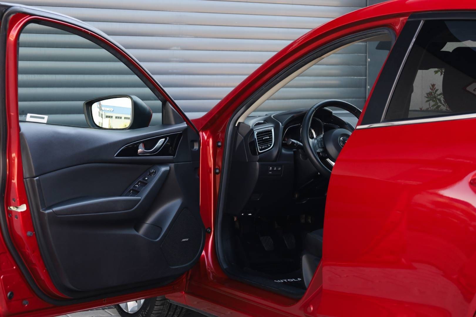 Mazda-3-20-Skyactiv-G120-Revolution-10