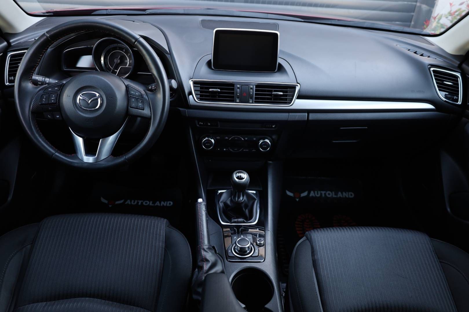 Mazda-3-20-Skyactiv-G120-Revolution-12