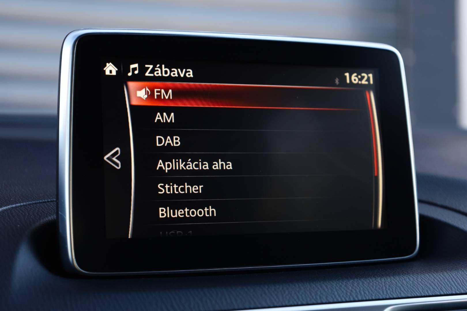 Mazda-3-20-Skyactiv-G120-Revolution-27