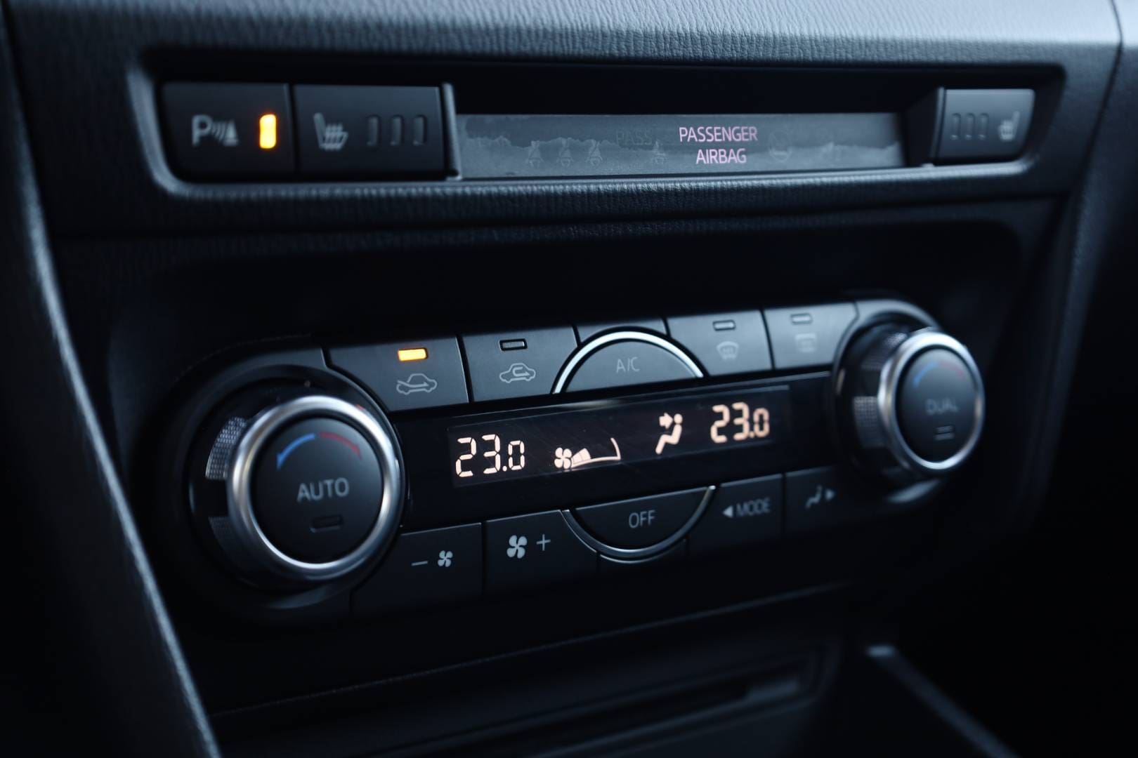 Mazda-3-20-Skyactiv-G120-Revolution-30