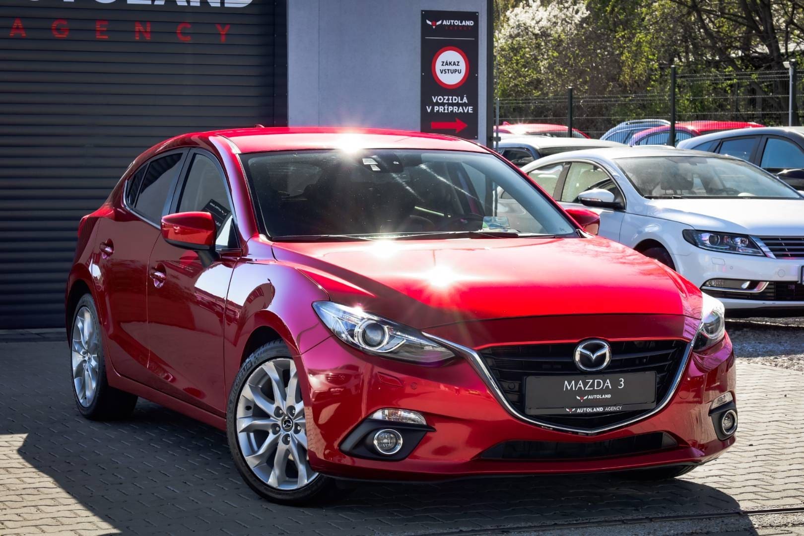 Mazda-3-20-Skyactiv-G120-Revolution-4