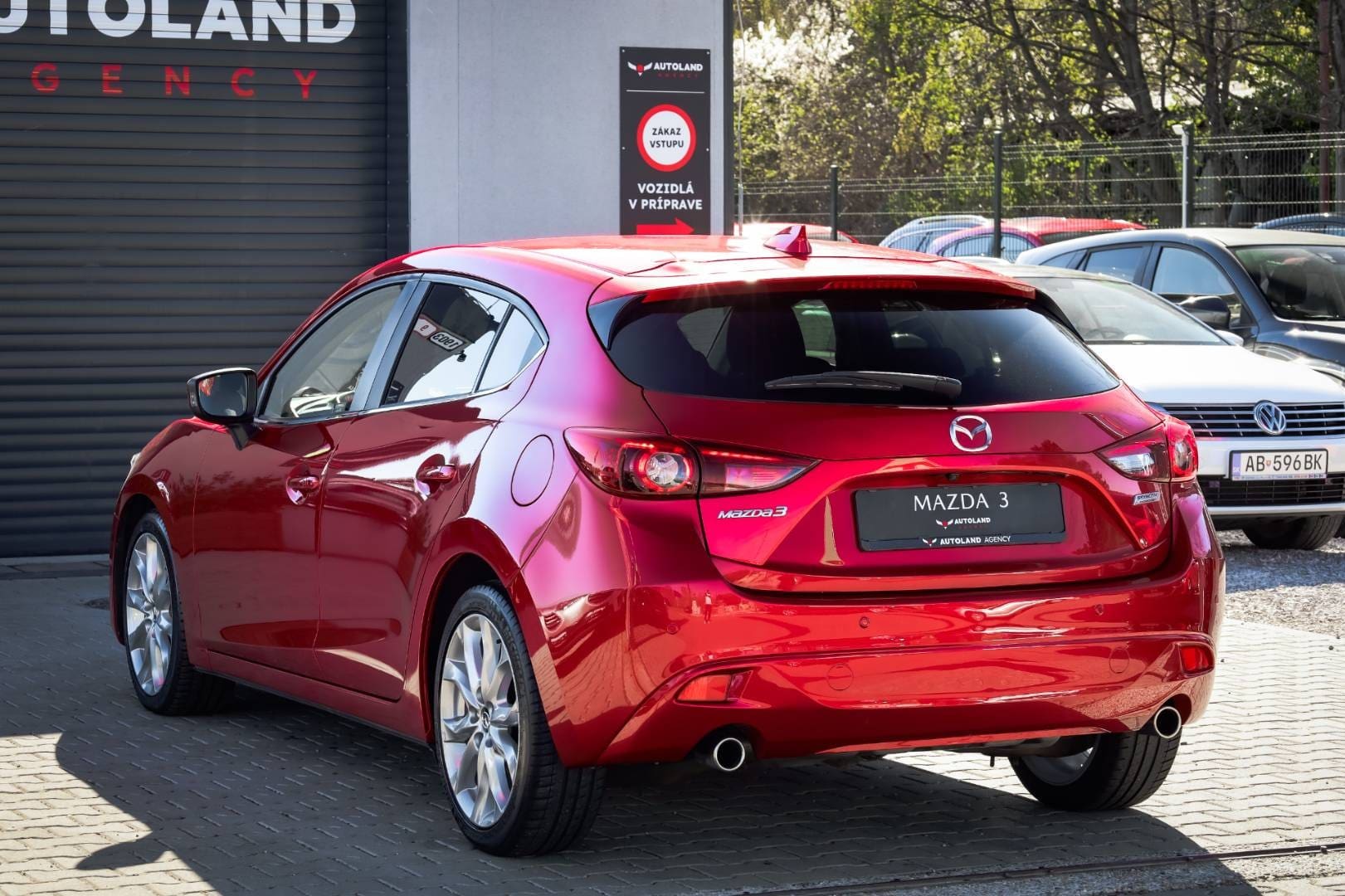 Mazda-3-20-Skyactiv-G120-Revolution-9