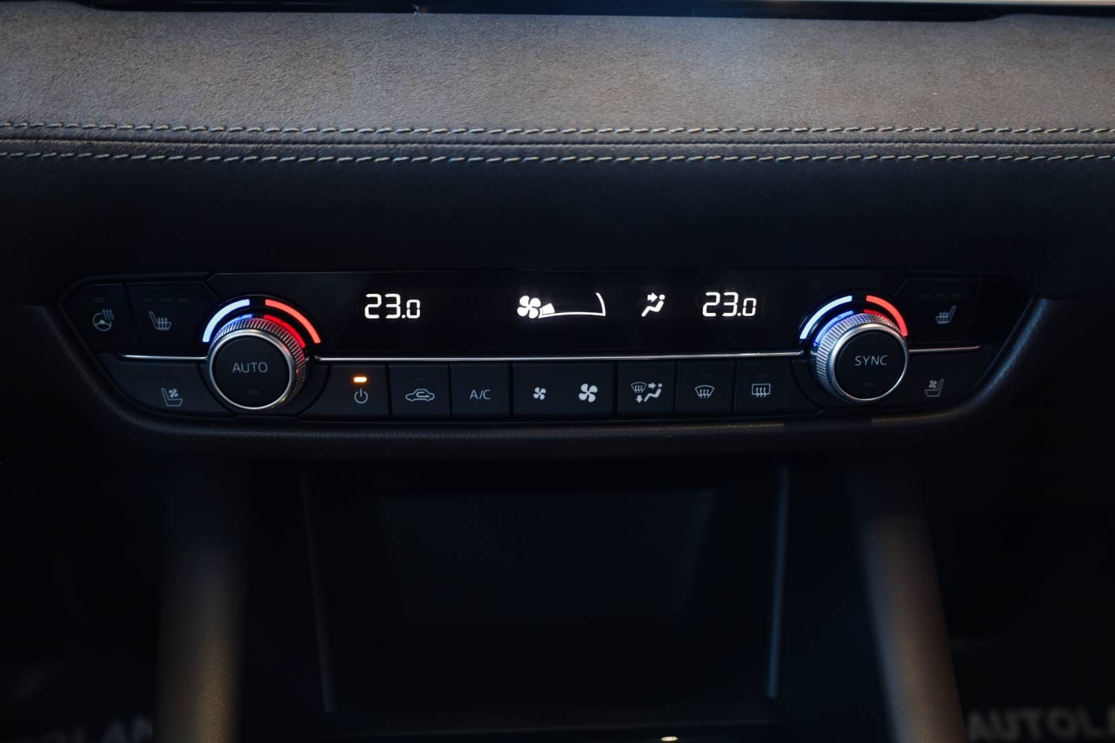 Mazda-6-Combi-Wagon-25-Skyactiv-G194-Takumi-AT-33